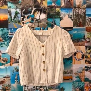 Women’s shirt sleeve button down